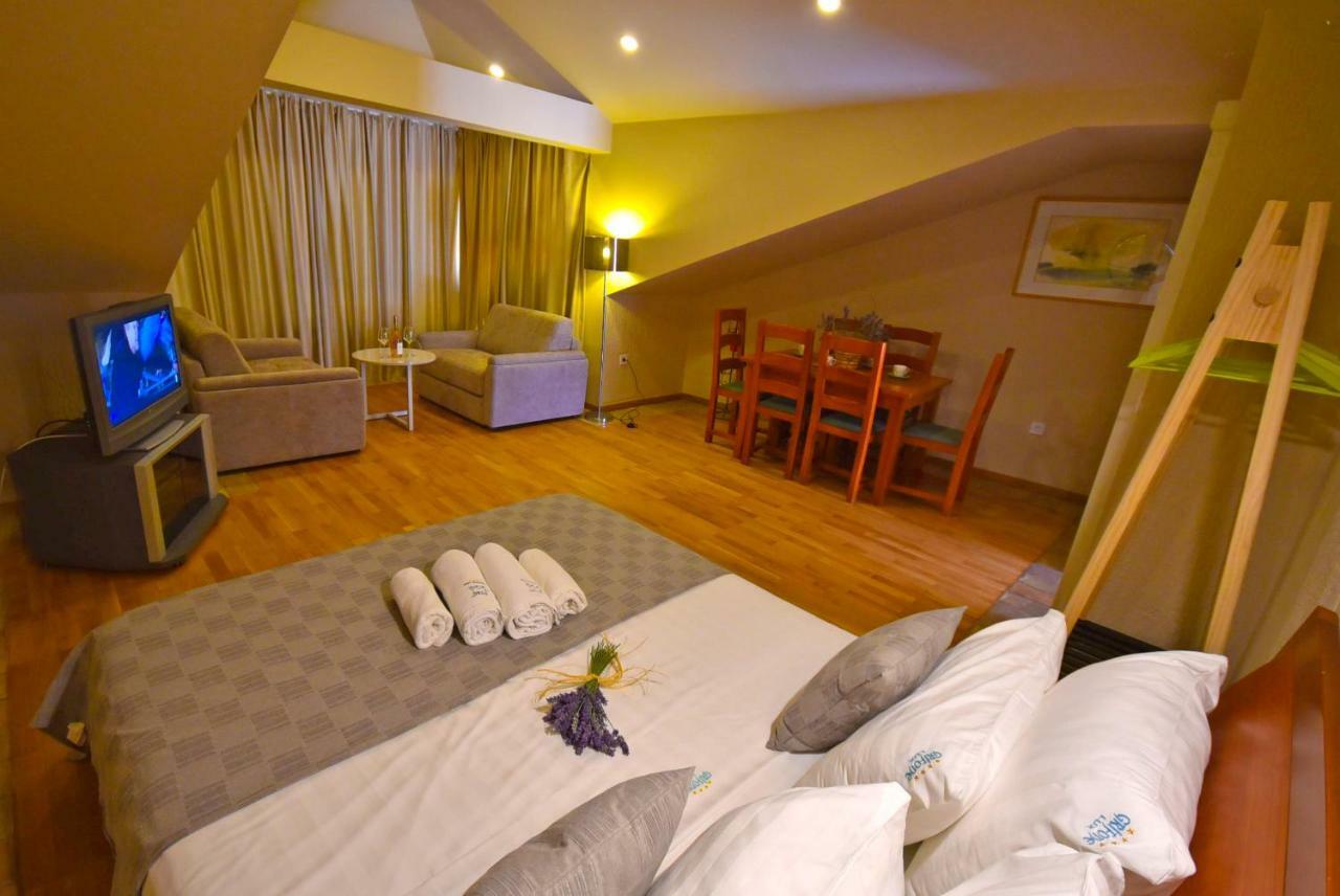 Apartments Grifone Lux Herceg Novi Exterior foto